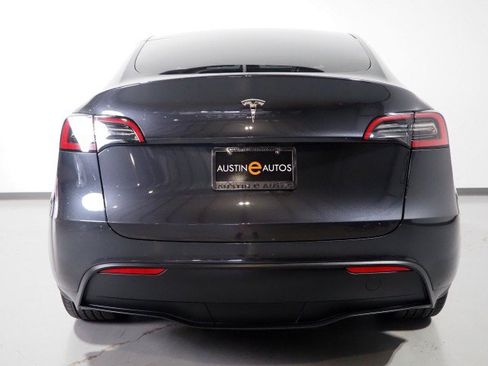 Used 2024 Tesla Model Y 2WD image 52
