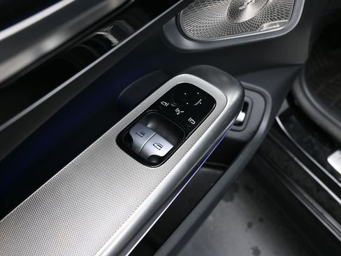 Used 2024 Mercedes-Benz CLE 300 4MATIC Coupe image 9