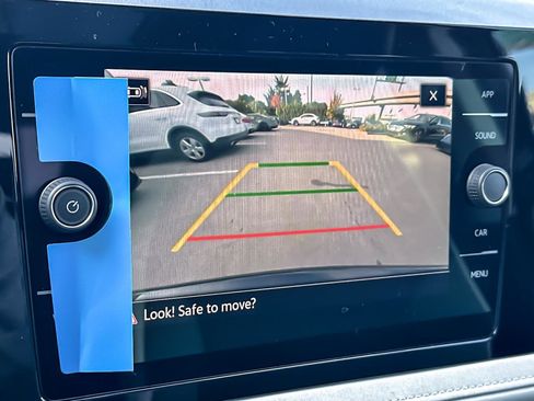 New 2026 Volkswagen Taos SE image 18