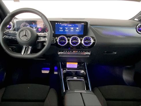 New 2025 Mercedes-Benz GLA 250 4MATIC image 8