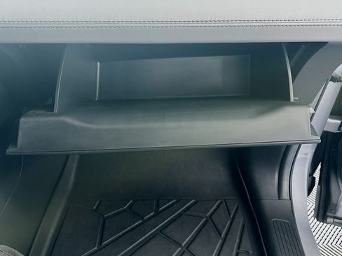 Used 2025 Honda Pilot EX-L image 32