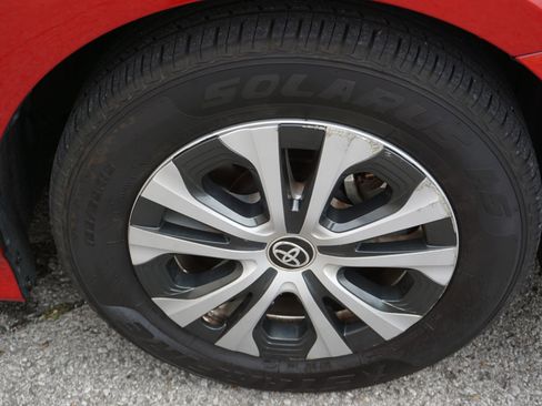 Used 2021 Toyota Prius Prime XLE FWD image 15