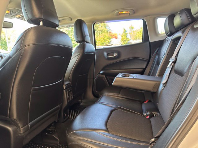 Used 2018 Jeep Compass Latitude w/ Cold Weather Group AWD/4WD image 28