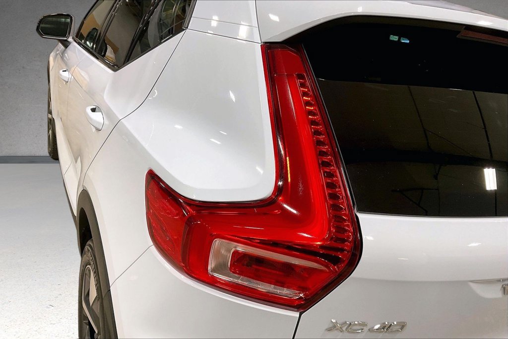 Certified 2024 Volvo XC40 B5 Core AWD/4WD image 24