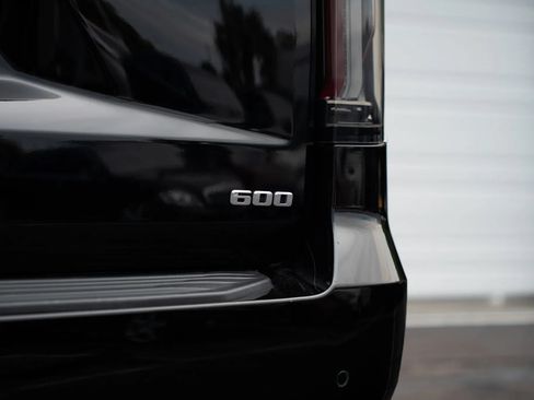 Used 2021 Cadillac Escalade ESV Premium Luxury w/ Performance Package AWD/4WD image 25