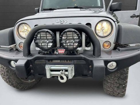 Used 2015 Jeep Wrangler Unlimited Rubicon w/ Dual Top Group AWD/4WD image 26