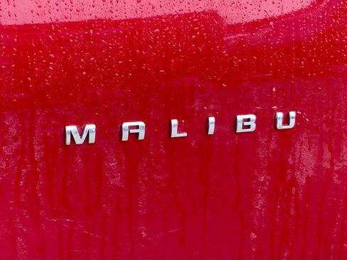 Used 2017 Chevrolet Malibu LT image 18