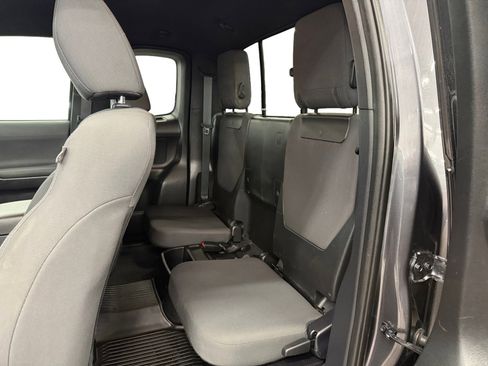 Used 2019 Toyota Tacoma TRD Off-Road AWD/4WD image 10