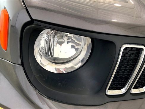 Used 2021 Jeep Renegade Latitude w/ Convenience Group image 12