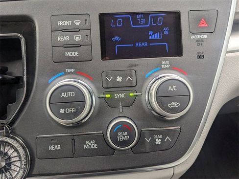 Used 2019 Toyota Sienna LE image 24