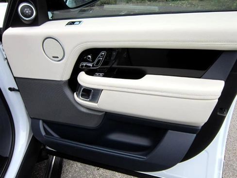 Used 2019 Land Rover Range Rover Supercharged image 40