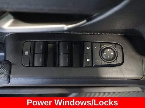 Certified 2025 Toyota Tacoma TRD Off-Road AWD/4WD image 6