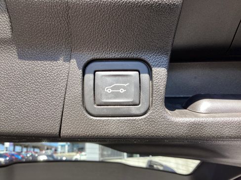 Used 2023 GMC Acadia AT4 w/ Technology Package image 17