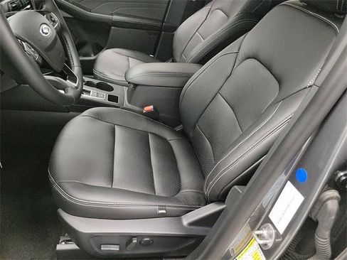 New 2025 Ford Escape SE image 5