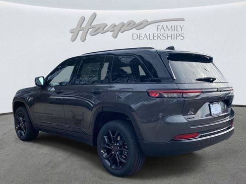 New 2025 Jeep Grand Cherokee Limited image 25