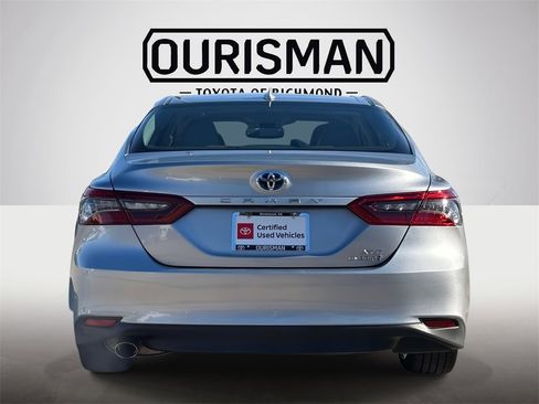 Used 2021 Toyota Camry XLE image 23