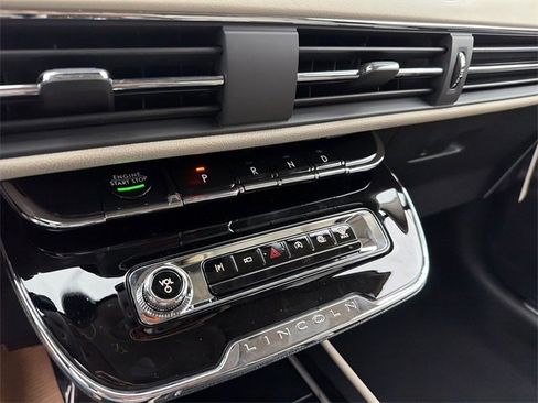 New 2026 Lincoln Corsair Premiere image 20