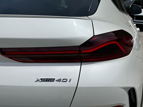 Used 2022 BMW X6 xDrive40i AWD/4WD image 32