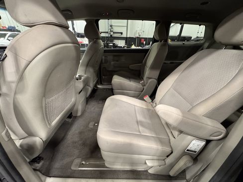 Used 2016 Kia Sedona LX w/ LX Convenience Package image 20