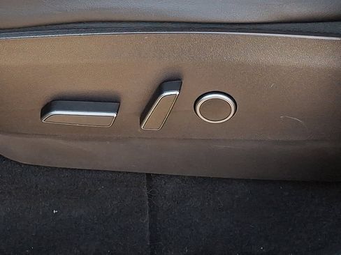 Used 2022 Tesla Model Y Long Range image 25