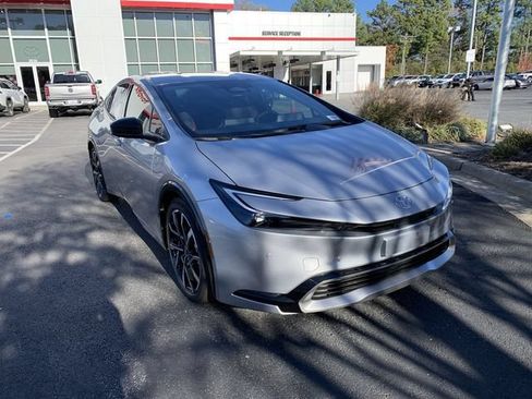 New 2026 Toyota Prius Plug-In Hybrid FWD image 2