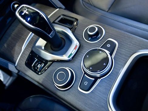 Used 2023 Alfa Romeo Stelvio Ti w/ Active Assist Plus Package image 14