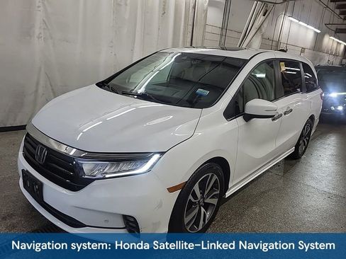Used 2021 Honda Odyssey Touring image 2