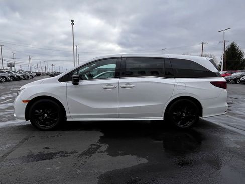 Used 2024 Honda Odyssey Sport image 9