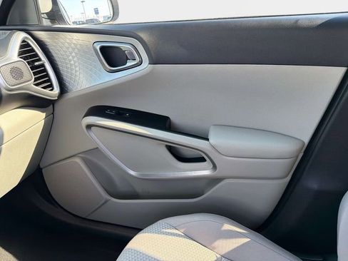 Used 2024 Kia Soul LX w/ Option Group 015 image 19