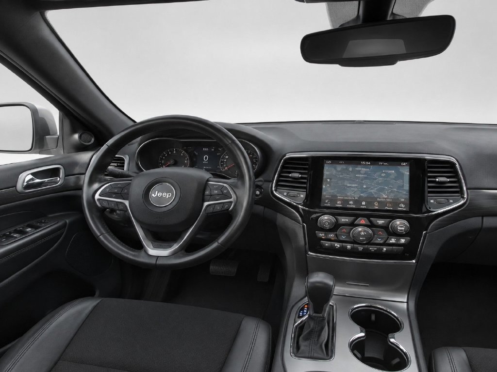Used 2020 Jeep Grand Cherokee Altitude AWD/4WD image 38