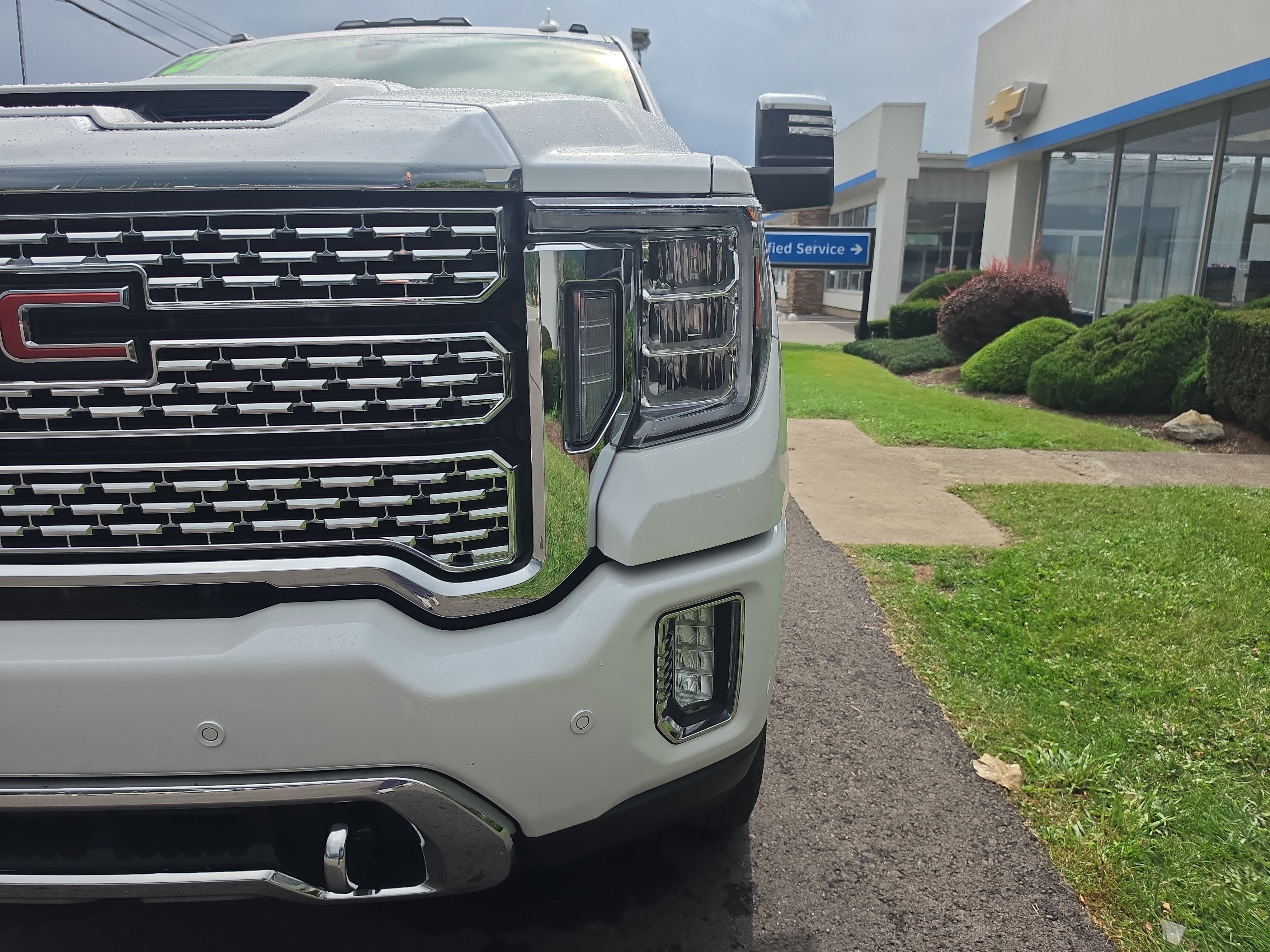 Used 2021 GMC Sierra 2500 Denali w/ Denali Ultimate Package AWD/4WD image 10