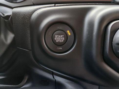 Used 2023 Jeep Wrangler Sport S image 18