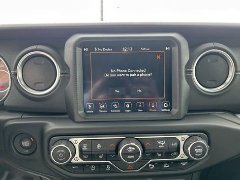 Used 2022 Jeep Gladiator Overland w/ Popular Equipment Package image 16