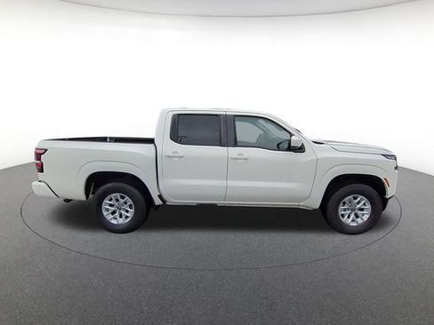 Used 2024 Nissan Frontier SV AWD/4WD image 7