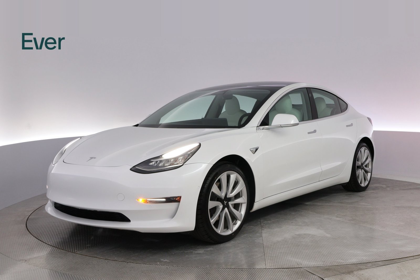 Used 2019 Tesla Model 3 Standard Range Plus RWD image 2