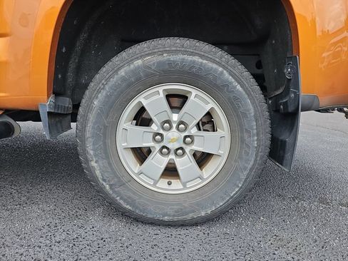 Used 2017 Chevrolet Colorado W/T w/ WT Convenience Package RWD image 9
