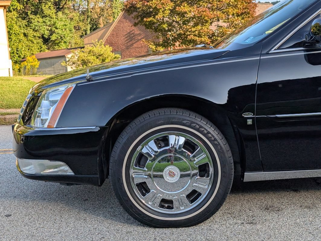 Used 2009 Cadillac DTS Hearse FWD image 33