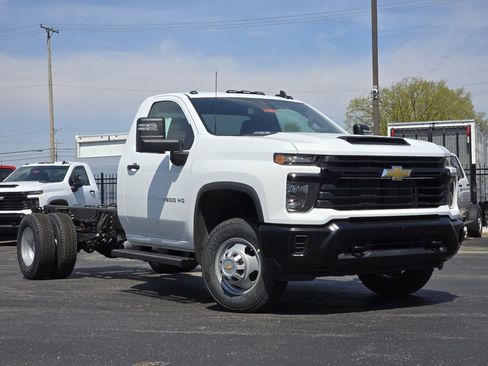 New 2026 Chevrolet Silverado 3500 W/T w/ WT Convenience Package AWD/4WD image 2