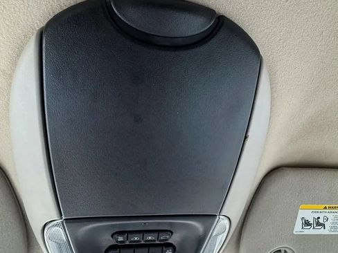 Used 2006 Dodge Grand Caravan SXT FWD image 26