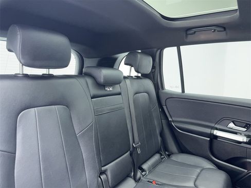 Used 2020 Mercedes-Benz GLB 250 w/ Premium Package image 49