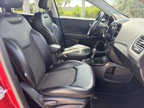 Used 2020 Jeep Compass Latitude FWD image 13