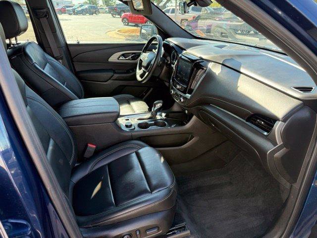 Used 2023 Chevrolet Traverse LT AWD/4WD image 3