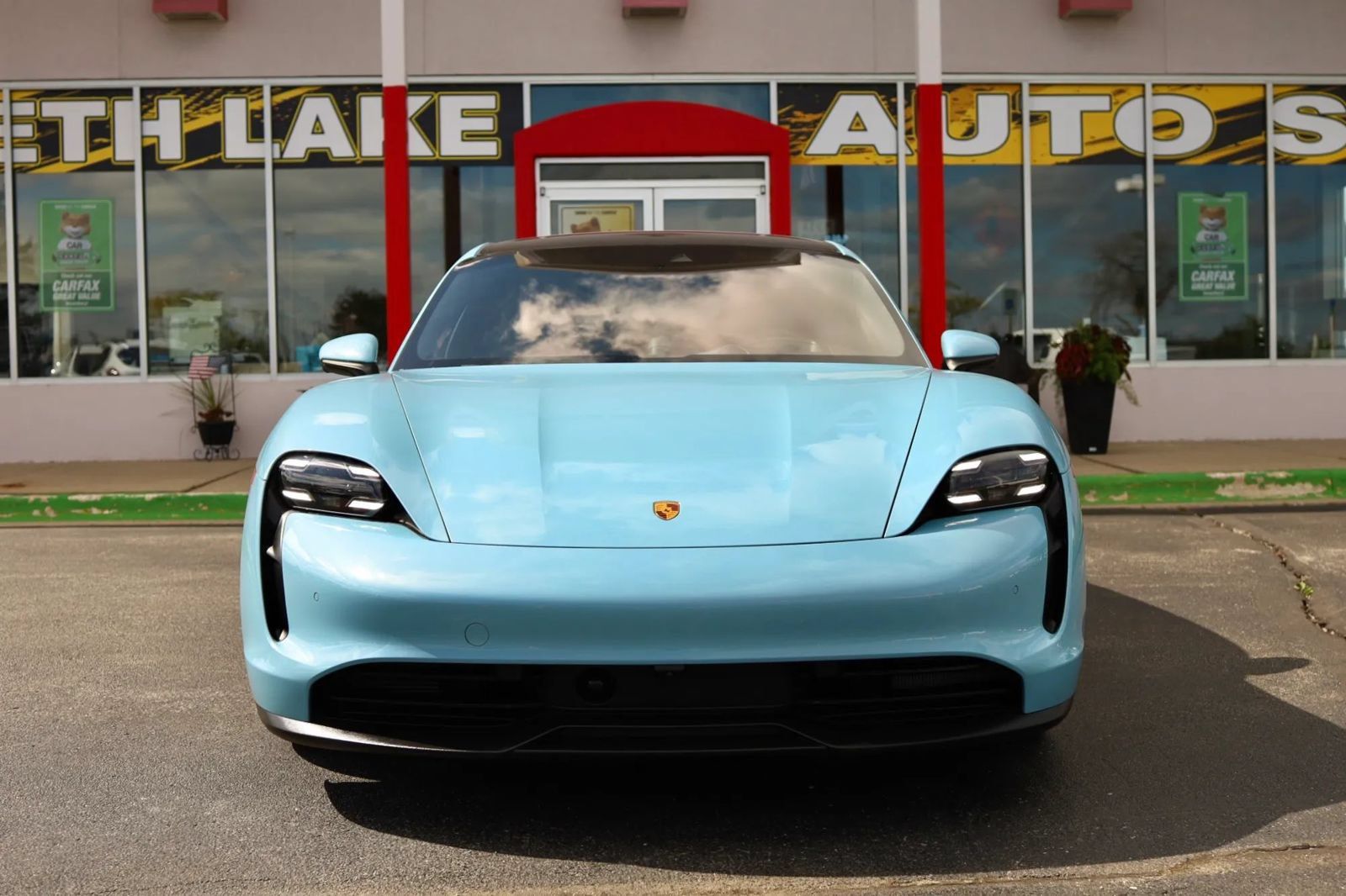 Used 2024 Porsche Taycan 4S AWD/4WD image 2
