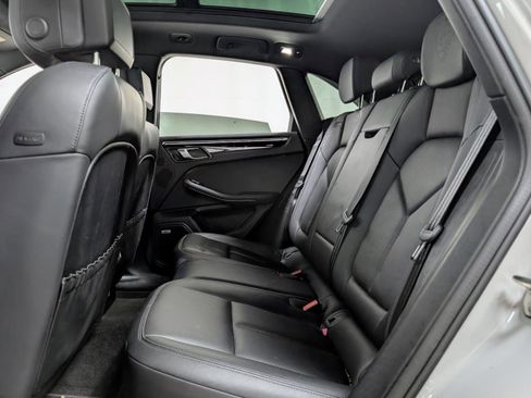 Used 2020 Porsche Macan image 17