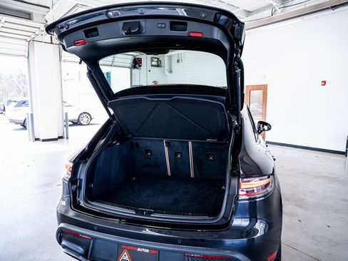 Used 2023 Porsche Macan image 56