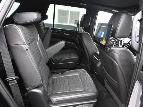 Used 2023 Cadillac Escalade Sport Platinum AWD/4WD image 10