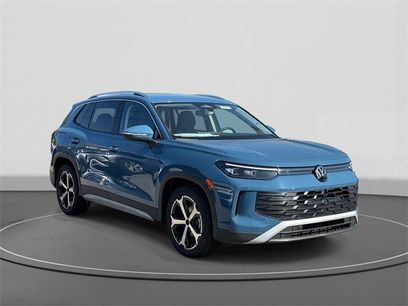 New 2025 Volkswagen Tiguan SE