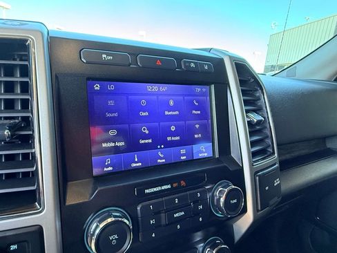 Used 2020 Ford F150 Lariat image 29