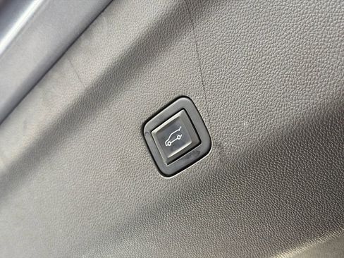 Used 2022 Chevrolet Tahoe High Country image 9