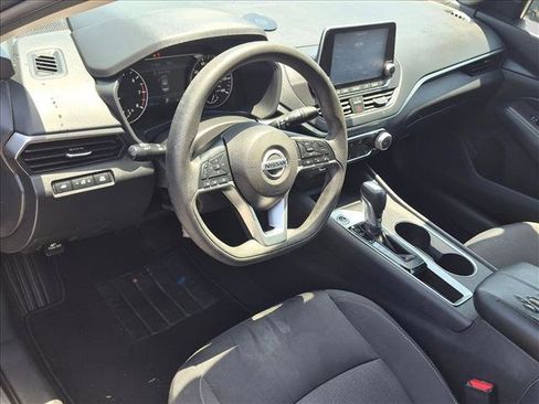 Used 2022 Nissan Altima 2.5 SV FWD image 5